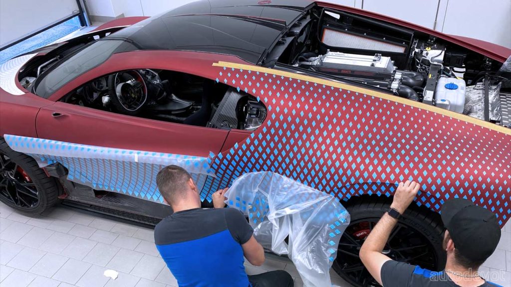 Bugatti-Divo-Lady-Bug_making