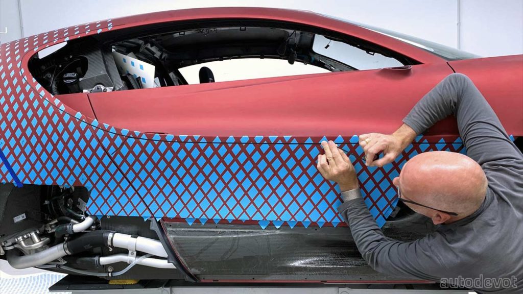 Bugatti-Divo-Lady-Bug_making_2