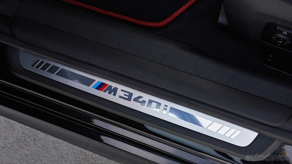 First-ever-BMW-M340i-xDrive_interior_door_sill