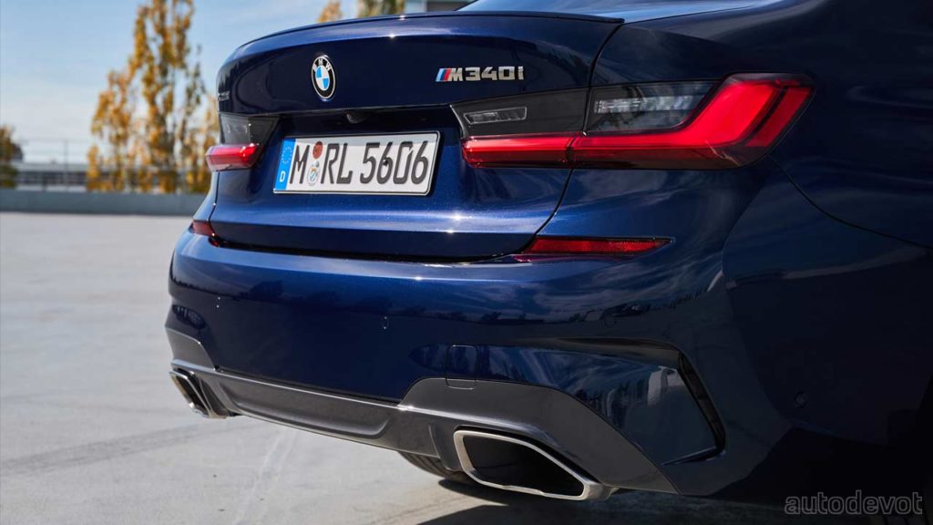 First-ever-BMW-M340i-xDrive_rear_taillights