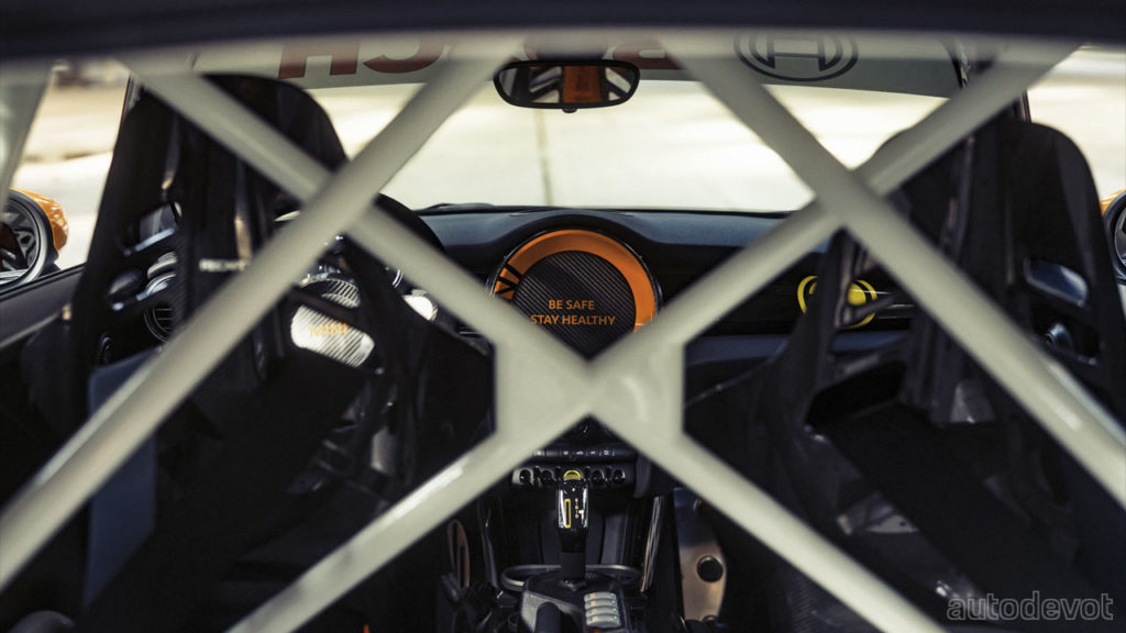 MINI-Electric-Pacesetter-inspired-by-JCW_interior_rollcage