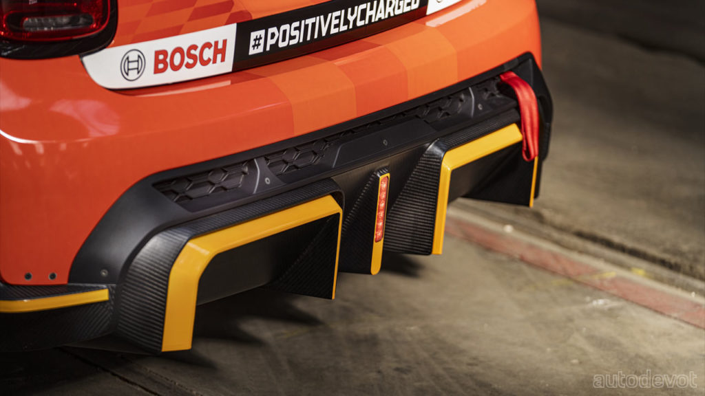 MINI-Electric-Pacesetter-inspired-by-JCW_rear_diffuser