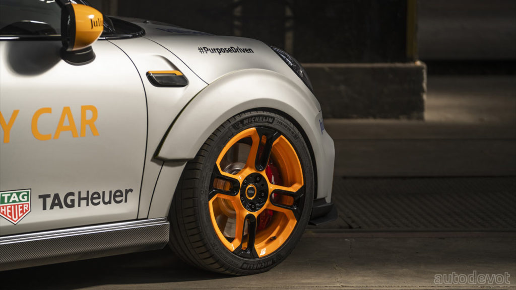 MINI-Electric-Pacesetter-inspired-by-JCW_wheels