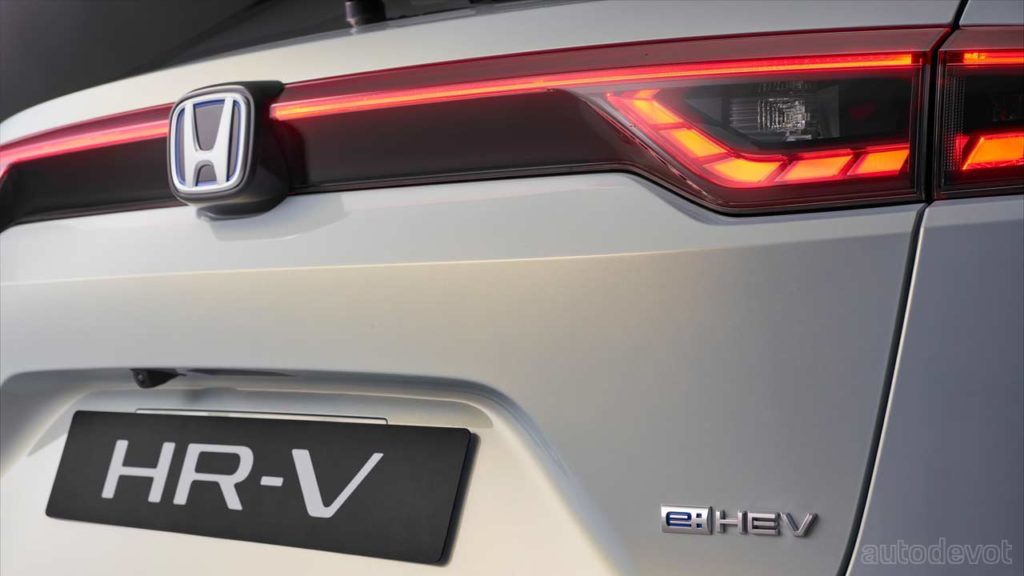 3rd-generation-2022-Honda-HR-V-e-HEV-for-Europe_taillights