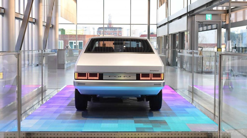 Hyundai-Heritage-Series-PONY-concept_rear