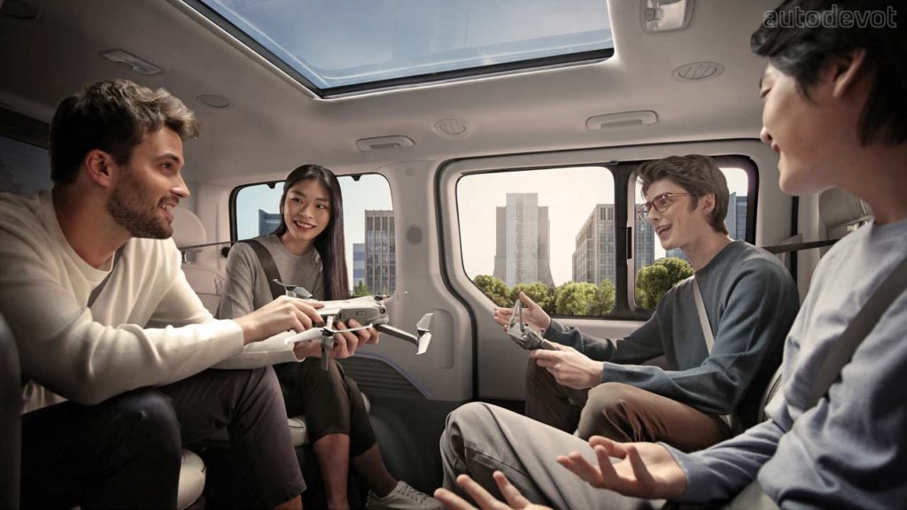 Hyundai-Staria-MPV_interior