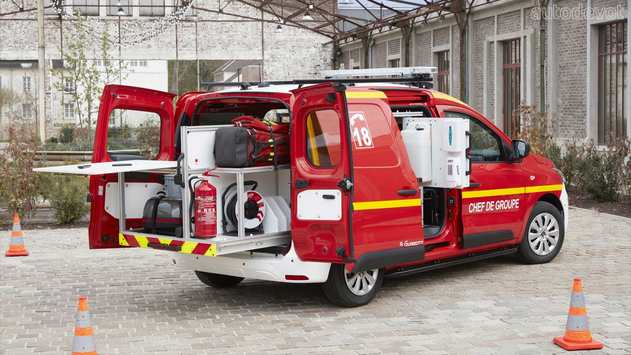2021-Renault-Express-Van-emergency-services-vehicle_2