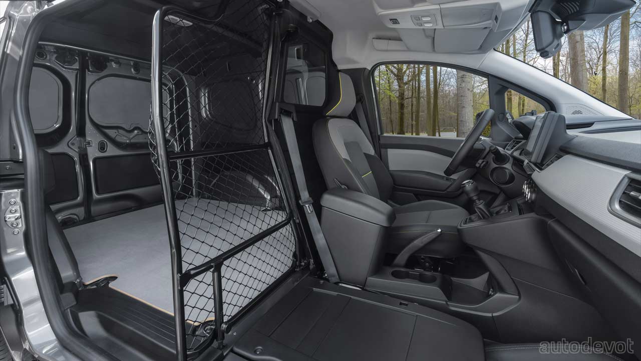 2021-Renault-Kangoo-van-cargo-version_interior