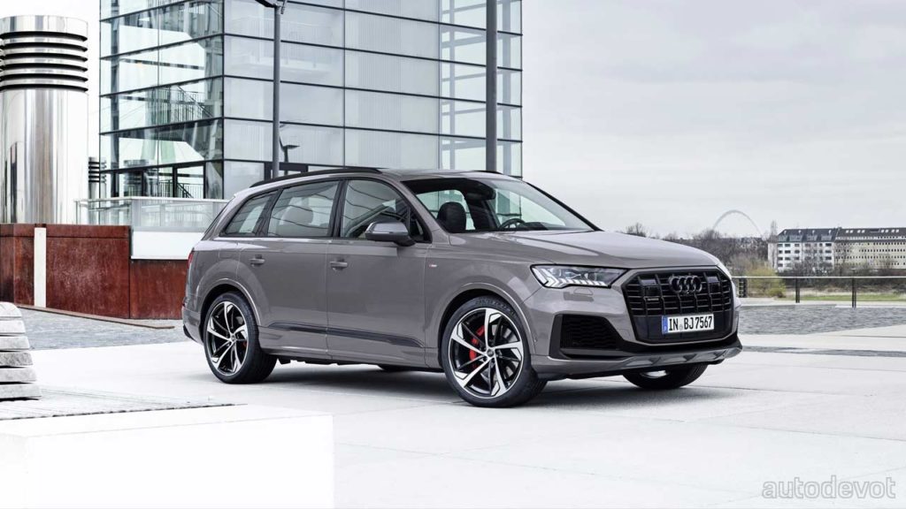 2022-Audi-Q7-competition-plus