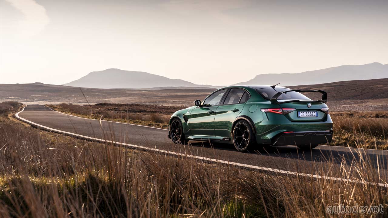Alfa-Romeo-Giulia-GTAm_3