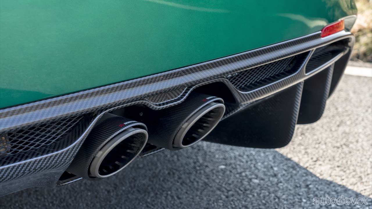 Alfa-Romeo-Giulia-GTAm_Akrapovic_exhaust
