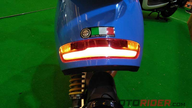 Benelli-Dong-electric-scooter_taillights