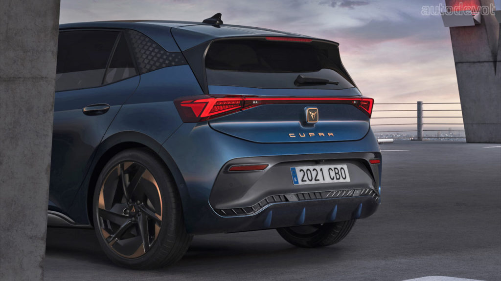Cupra-Born-production-version_taillights_rear_diffuser