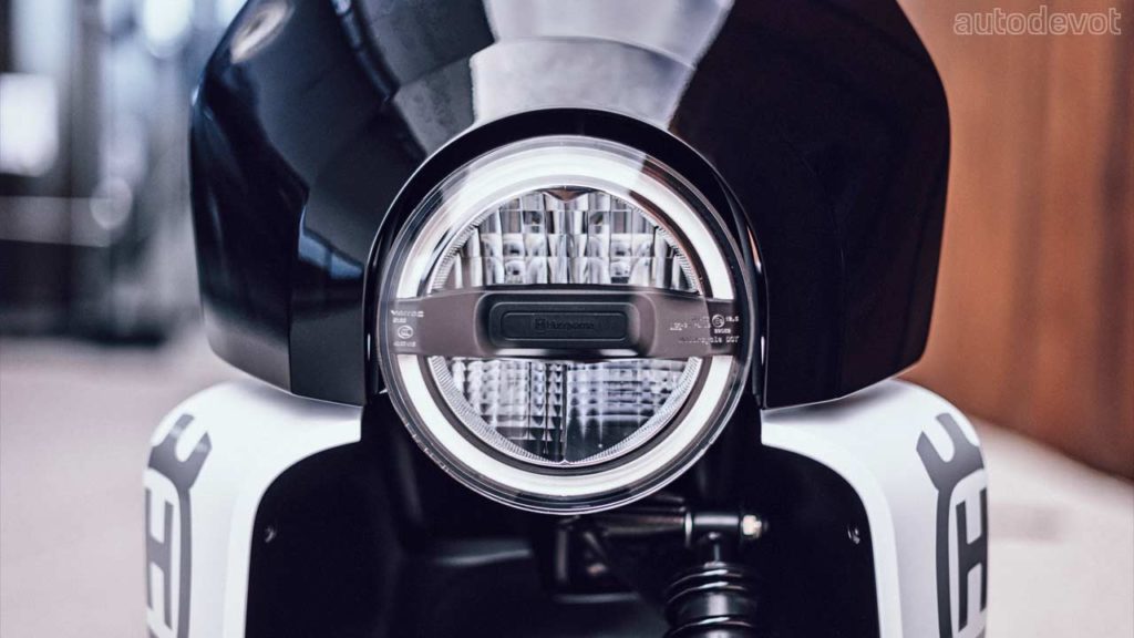 Husqvarna-Vektorr-Concept_headlight