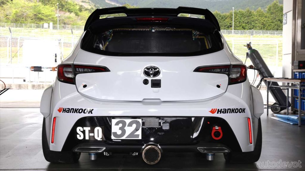 Hydrogen-engine-powered-Toyota-Corolla-hatchback-racecar_rear
