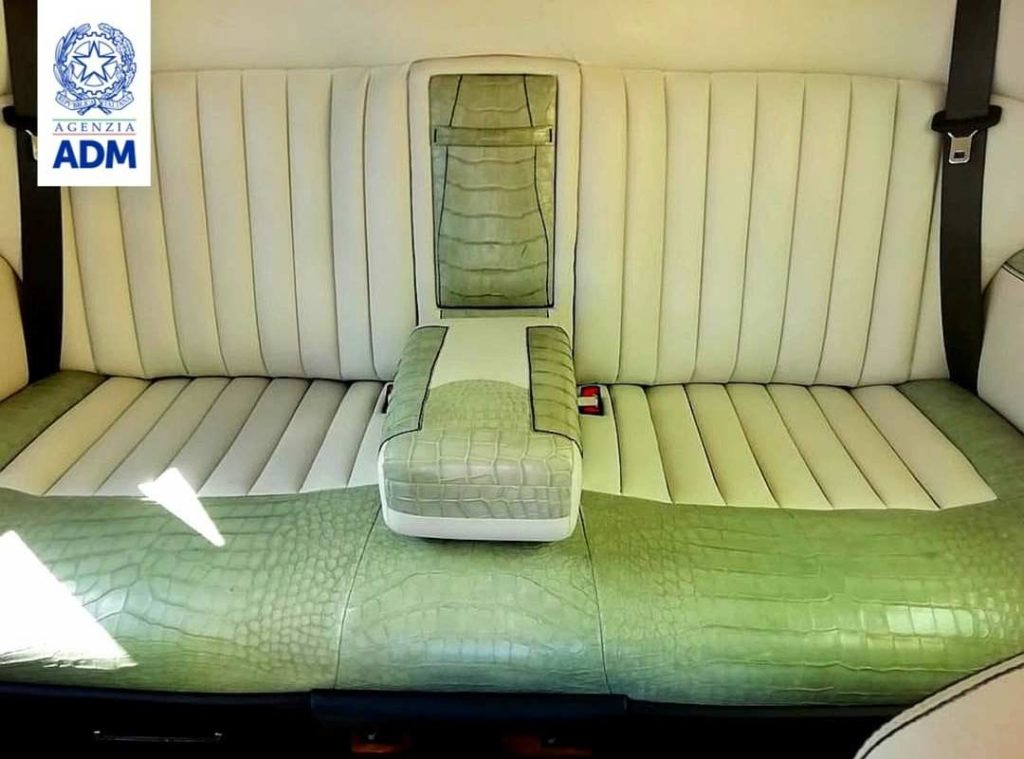 Rolls-Royce-Phantom-with-Crocodile-leather_interior_2