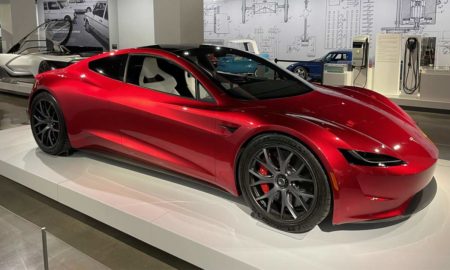 Tesla-Roadster-displayed-at-Petersen-Automotive-Museum