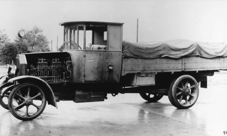 1923-Mercedes-Benz-diesel-truck