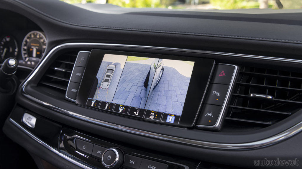 2022-Buick-Enclave-Avenir_interior_central_infotainment