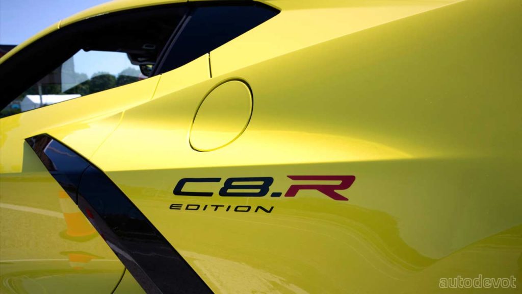 2022-Chevrolet-Corvette-Stingray-IMSA-GTLM-Championship-Edition_3