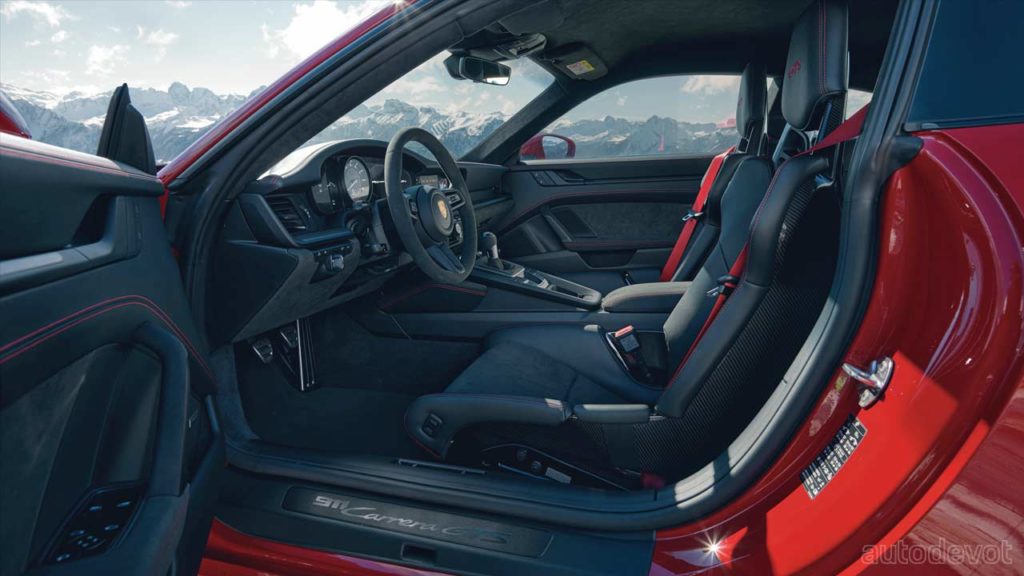 2022-Porsche-911-Carrera-GTS_interior