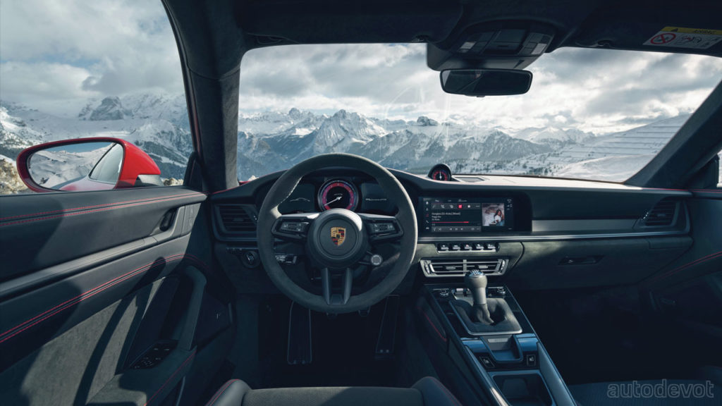 2022-Porsche-911-Carrera-GTS_interior_2