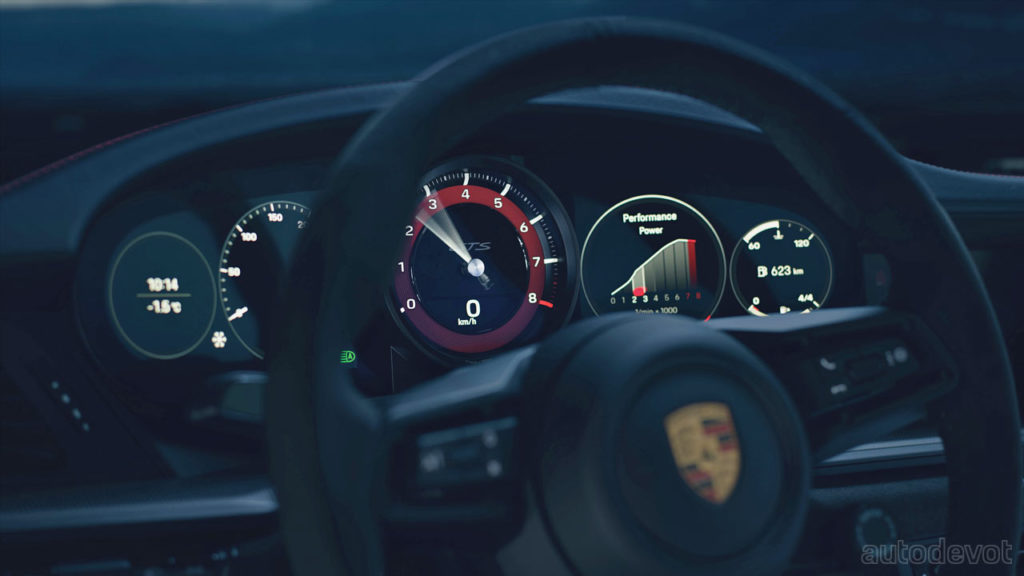 2022-Porsche-911-Carrera-GTS_interior_instrument_cluster