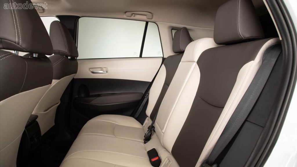 2022-Toyota-Corolla-Cross-WindChillPearl_interior_rear_seats