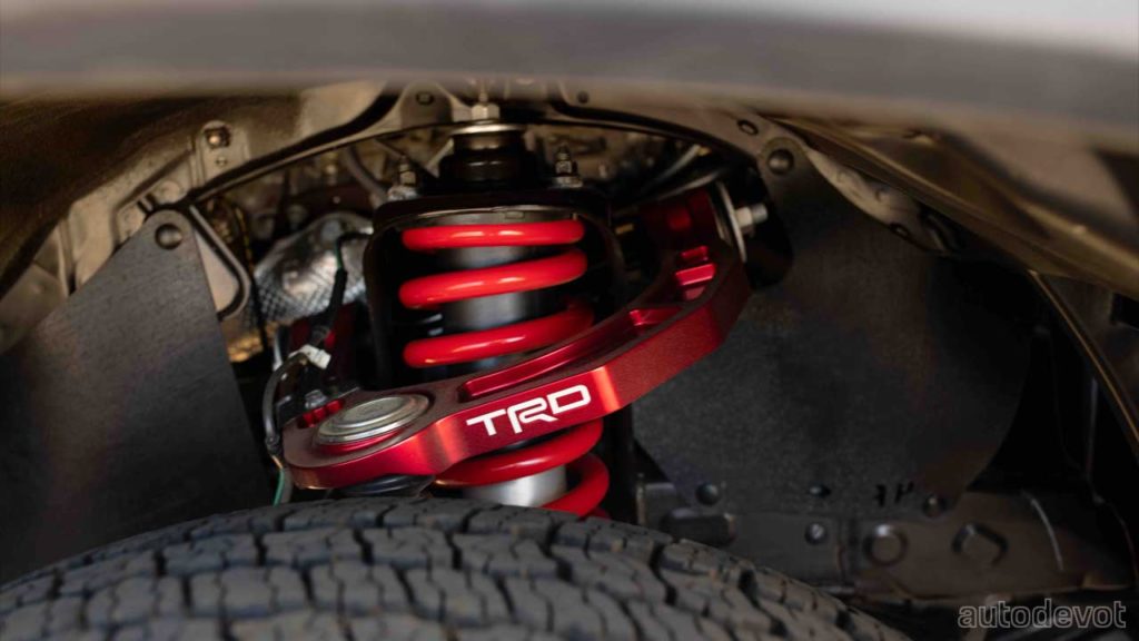 2022-Toyota-Tacoma-TRD-Pro_suspension