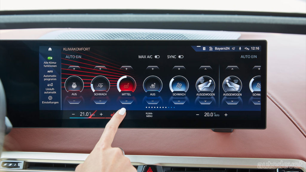 BMW-iX-xDrive40_production_version_interior_touchscreen