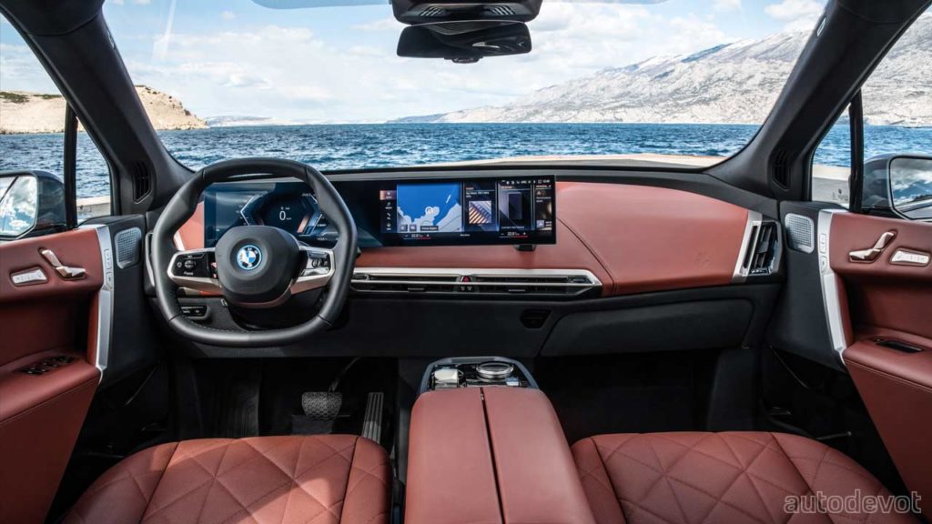 BMW-iX-xDrive50_production_version_interior