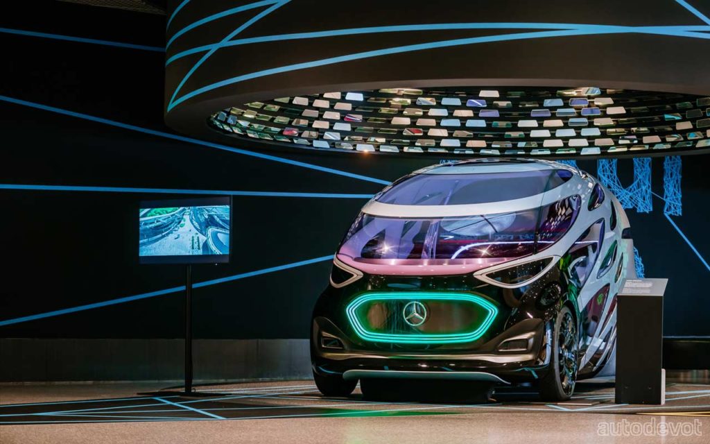 Future-mobility-special-exhibition-at-Mercedes-Benz-Museum-Vision-URBANETIC-concept