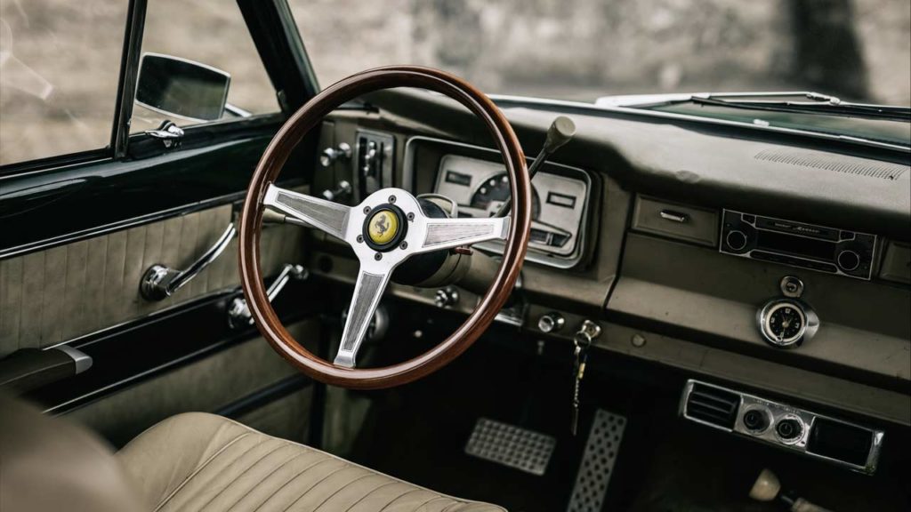 Jerrari-a-mashup-of-1969-Jeep-Grand-Wagoneer-and-Ferrari-365-GT_interior