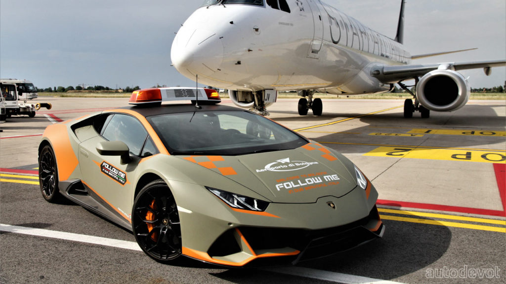 Lamborghini-Huracán-EVO-follow-me-car-for-Bologna-Airport