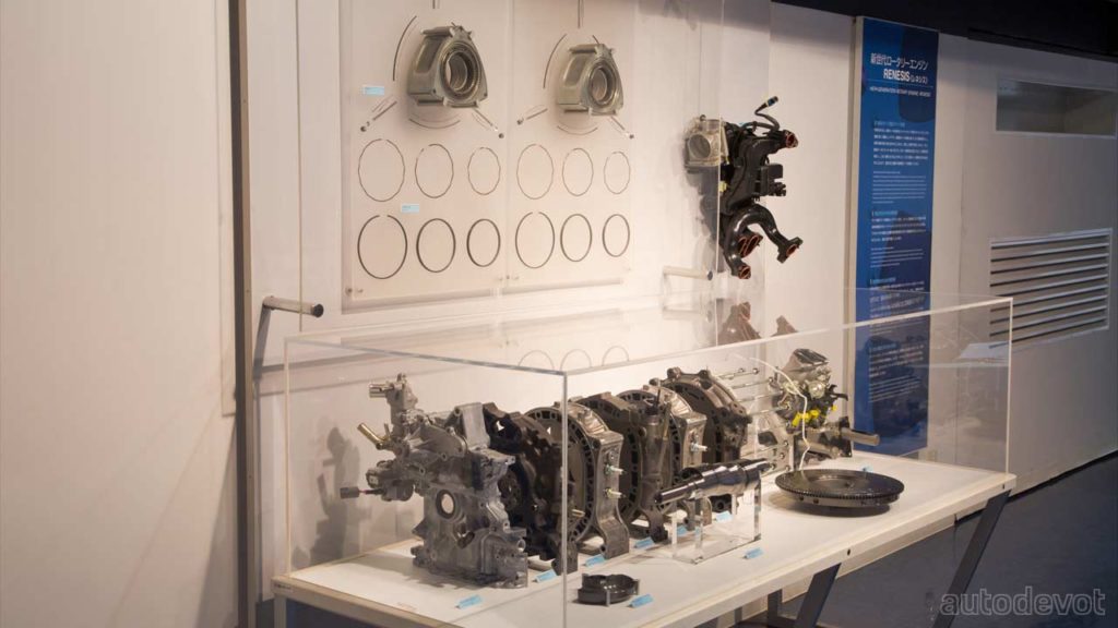 Mazda-rotary-Wankel-engine-at-Mazda-museum