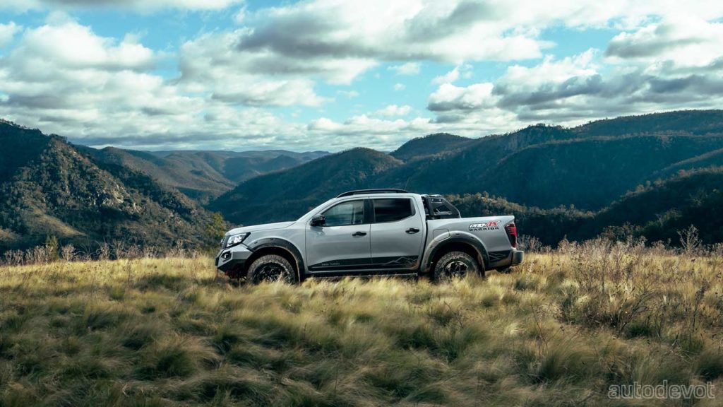 Nissan-Navara-PRO-4X-Warrior_side