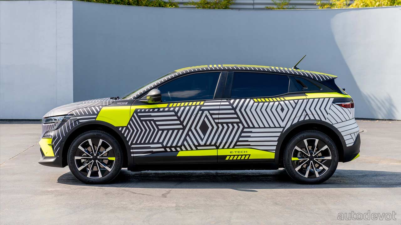 Renault-MEGANE-E-TECH-Electric-pre-production-prototype_side