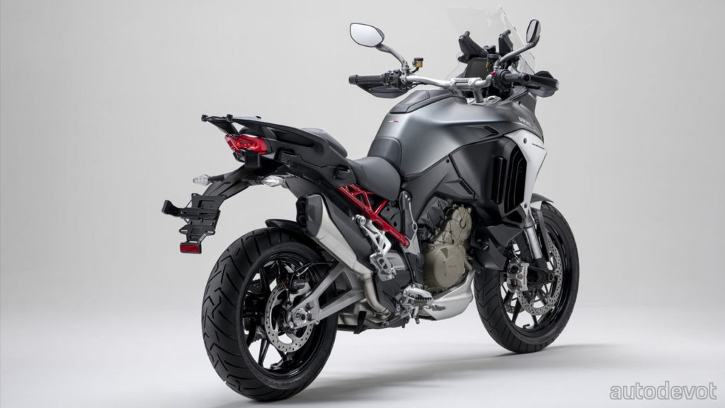 2021-Ducati-Multistrada-V4-S_2