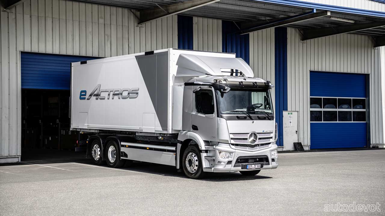 2021-Mercedes-Benz-eActros-Truck_production_model