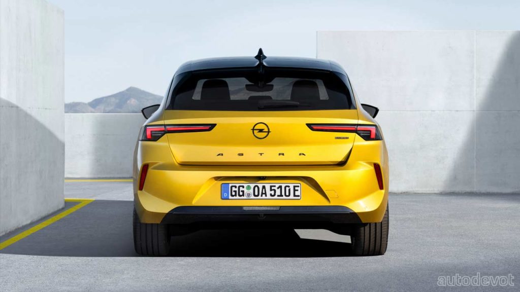 2022-6th-gen-Opel-Astra_rear