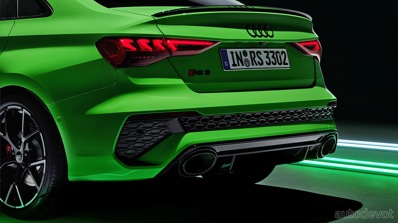 2022-Audi-RS-3-Sedan_rear_taillights_tailpipes