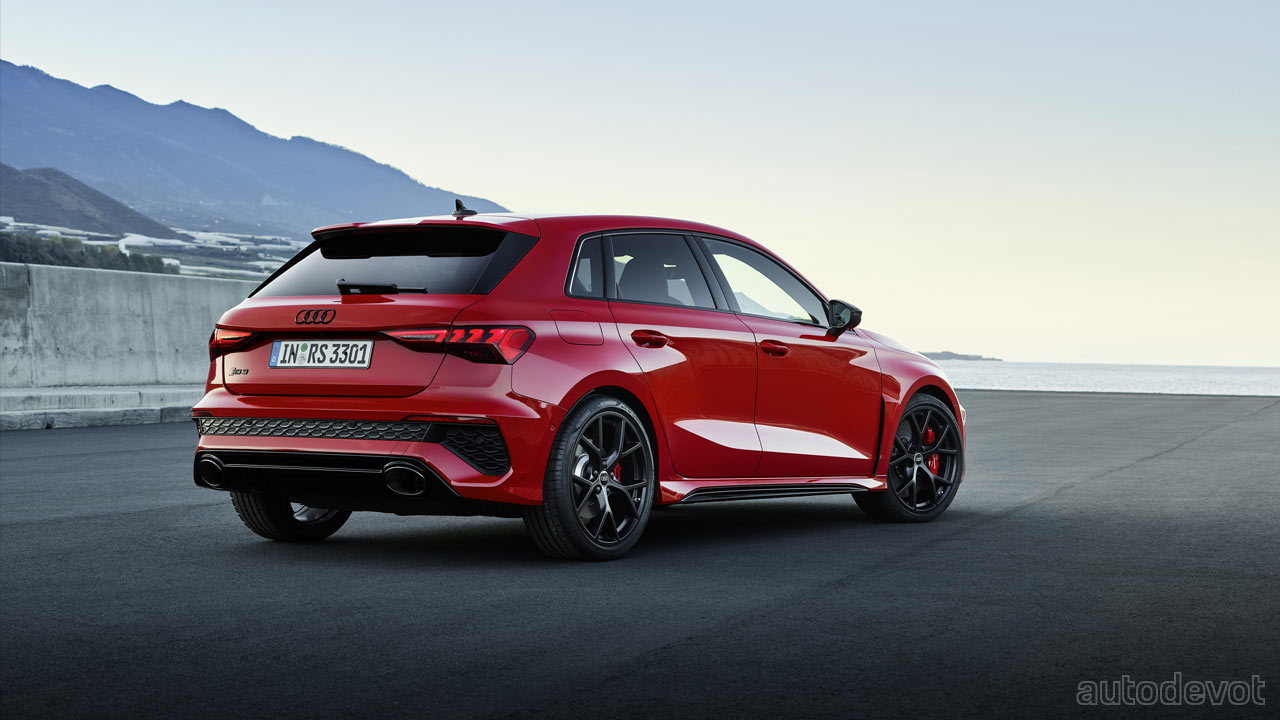 2022-Audi-RS-3-Sportback_2
