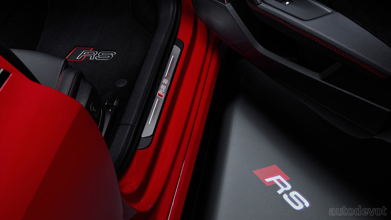 2022-Audi-RS-3-Sportback_door_sill