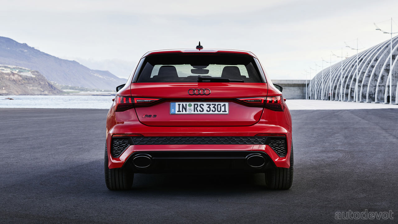 2022-Audi-RS-3-Sportback_rear