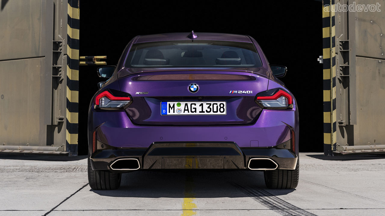 2022-BMW-2-Series-Coupé-M240i-xDrive_rear