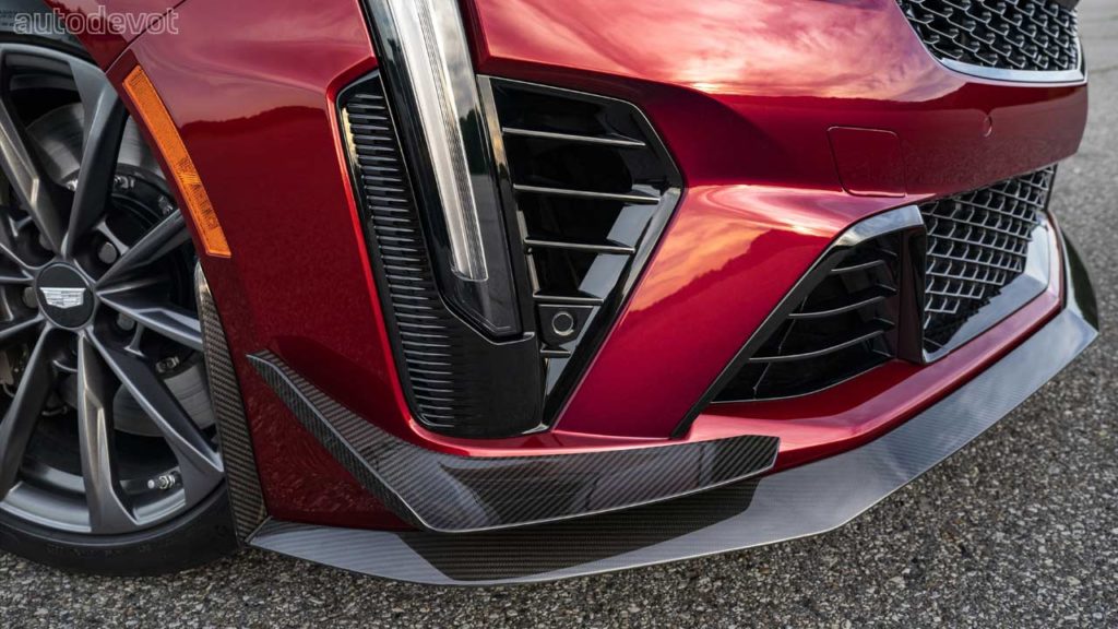2022-Cadillac-CT4-V-Blackwing_front_splitter_dive_planes