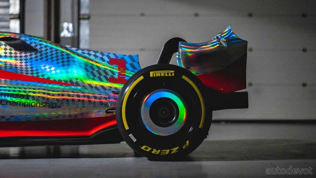 2022-F1-car_rear_wheels