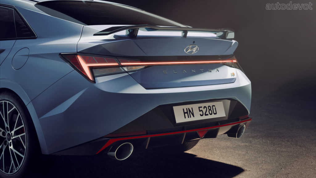 2022-Hyundai-Elantra-N_rear_fascia_taillights