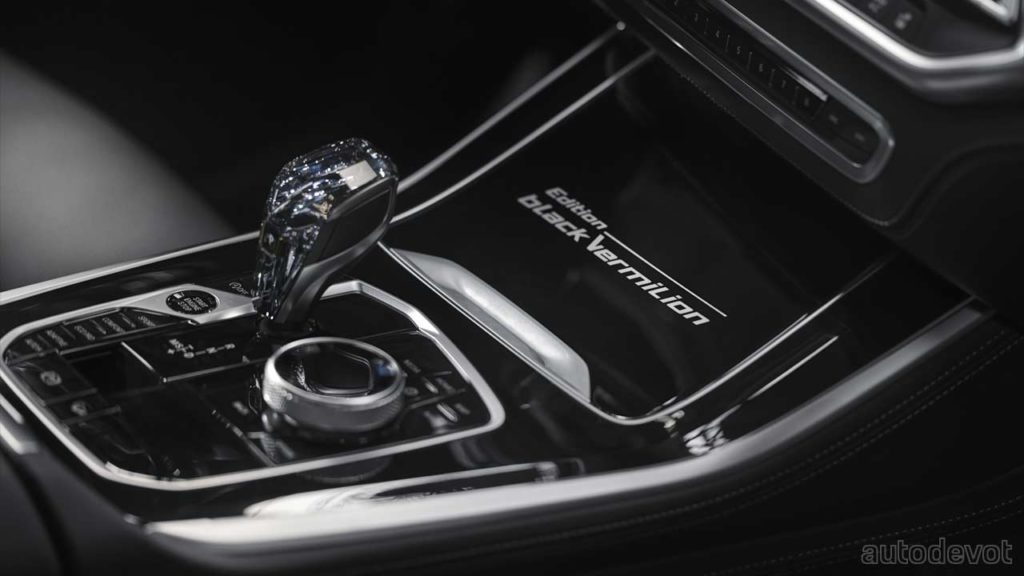 BMW-X5-and-BMW-X6-Black-Vermilion-editions_interior_centre_console