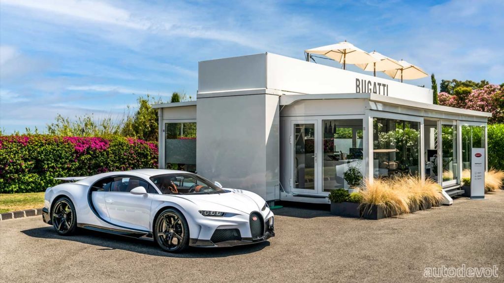 Bugatti-Chiron-Pur-Sport-test-drives-in-Saint-Tropez_2